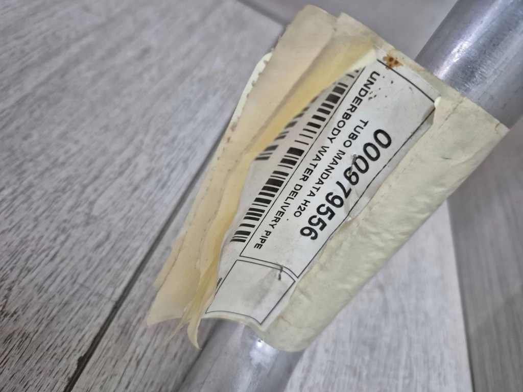 14380. ferrari 296 gtb труба шланг води 000979556 в Україні