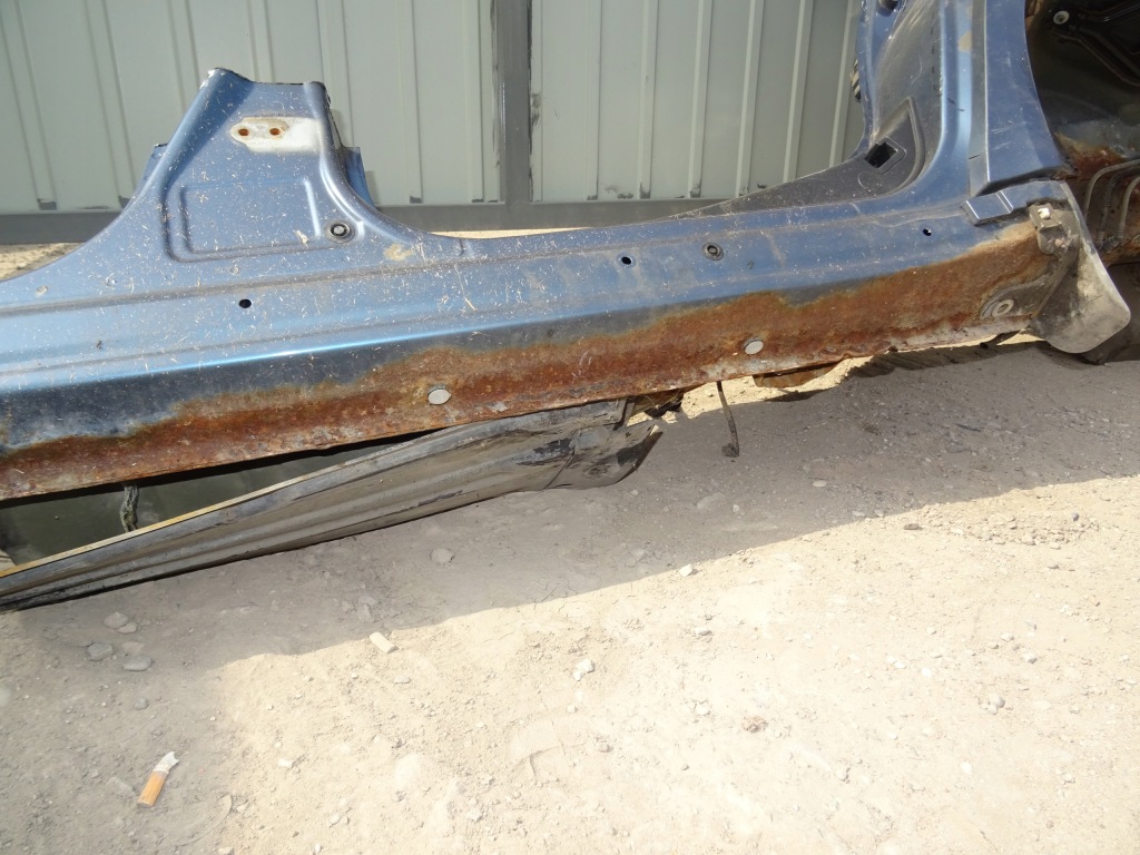 Купити Subaru legacy iv седан крила лівий задній поріг стійку  33a 2004-2009rok