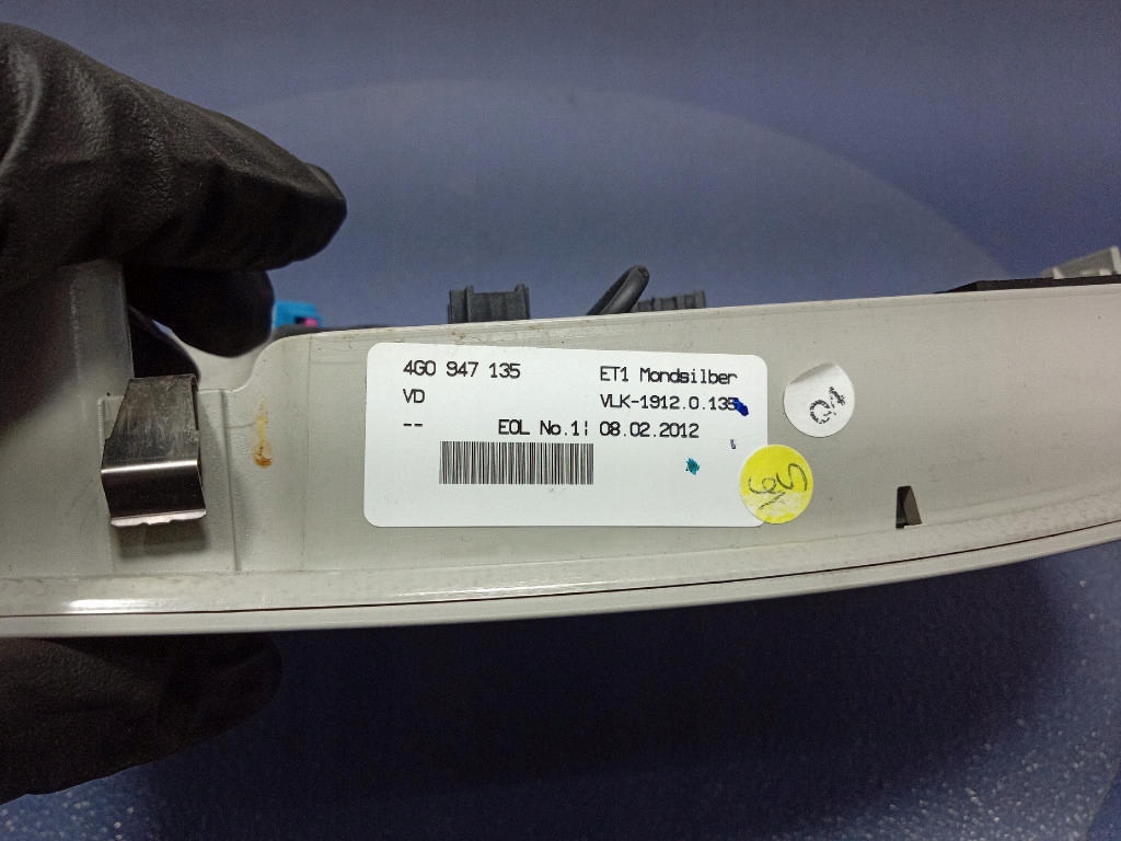 фото №7, Audi a6 c7 фонари потолочный освещение внутреннее 4g0947135