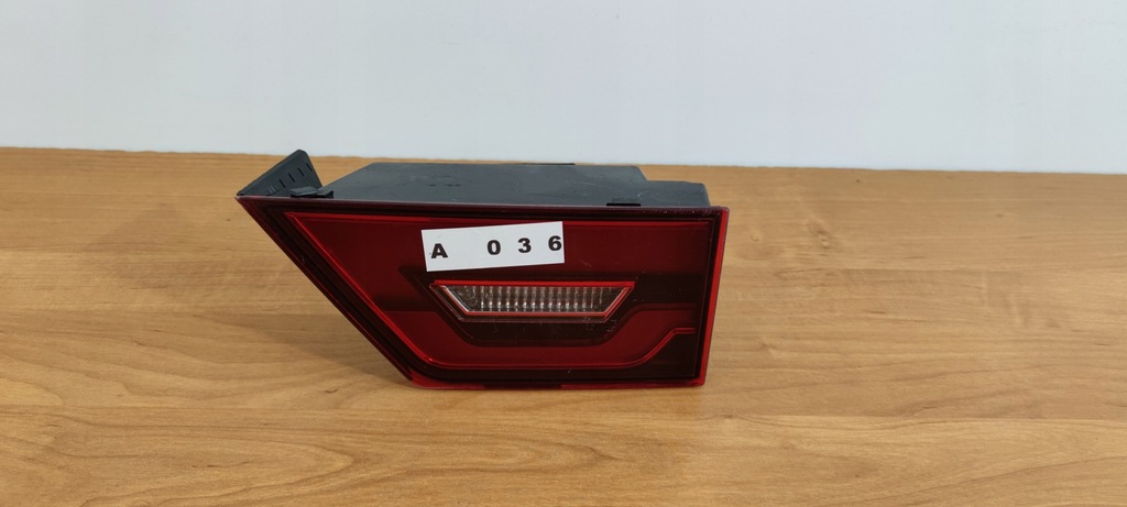 фото №1, Jaguar e-pace права лампа задня задня світлодіодна кришки