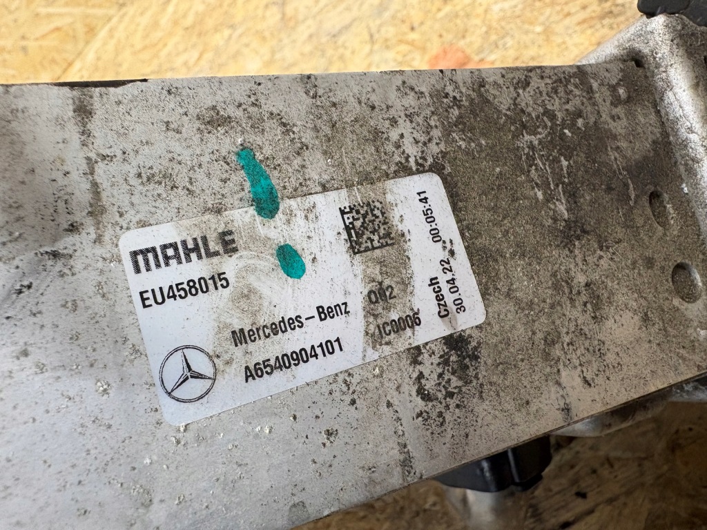 Mercedes інтеркулер радіатор a6540904101 22 рік в Україні