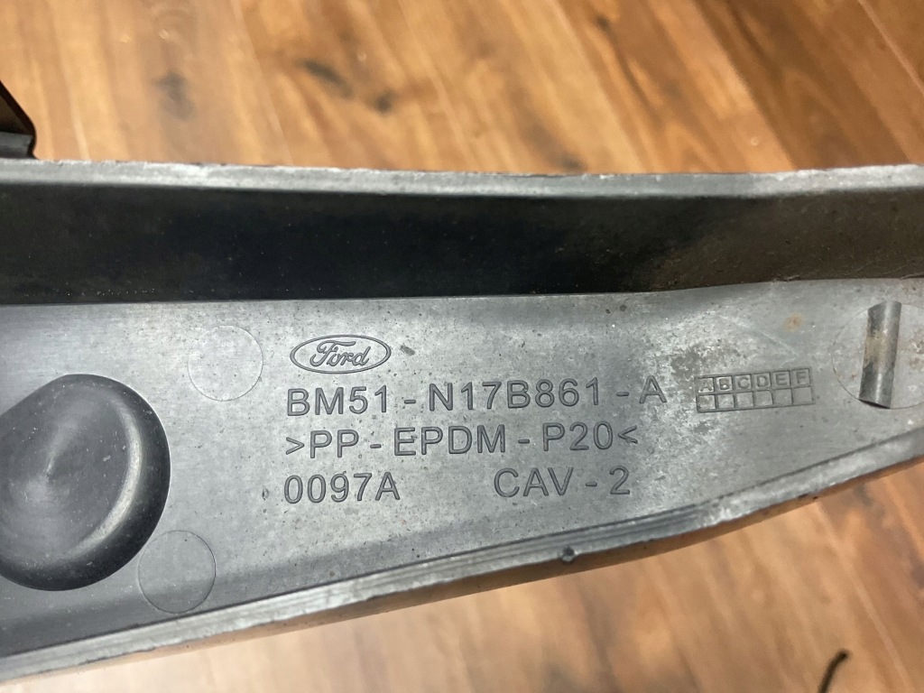 Кронштейн  кронштейн бампера задний  ford focus mk3 bm51n17b861a Доставка