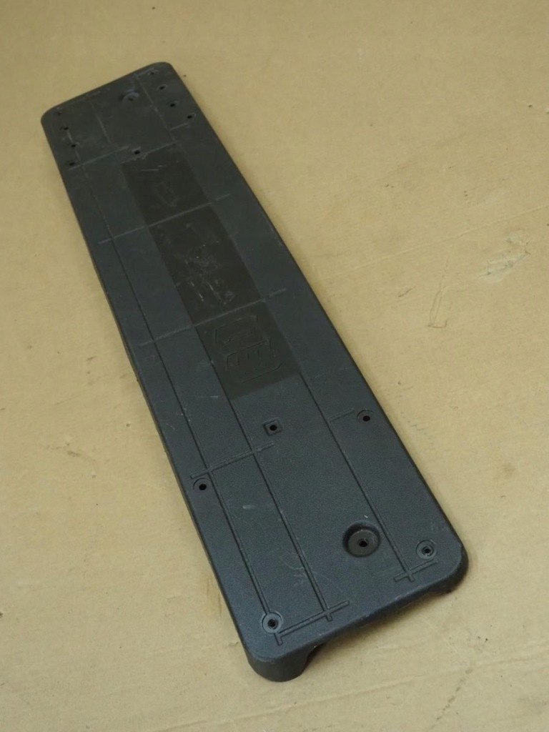 Mercedes eqe рамка pod номерной знак перед a2958855700 Цена