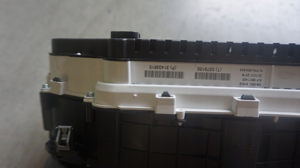 фото №3, Приладова панель лічильник volvo v40 v40cc r-design lhd