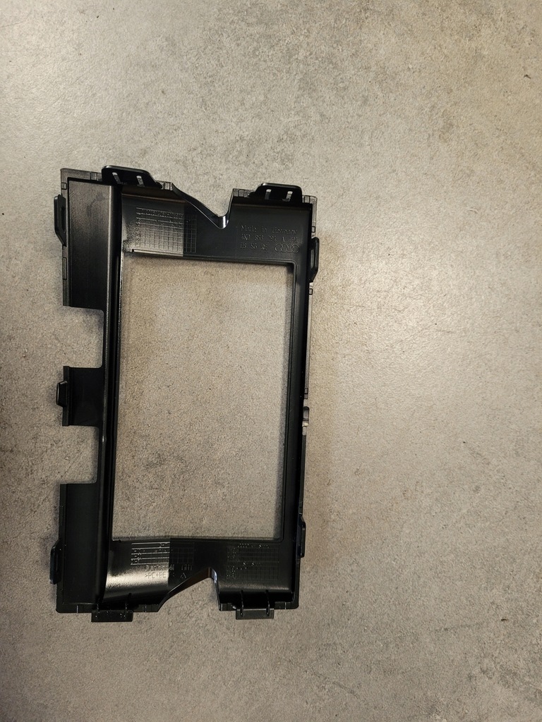 фото №3, Audi a6 4a c8 рамка правой заглушки радара 4k0853294a originalna