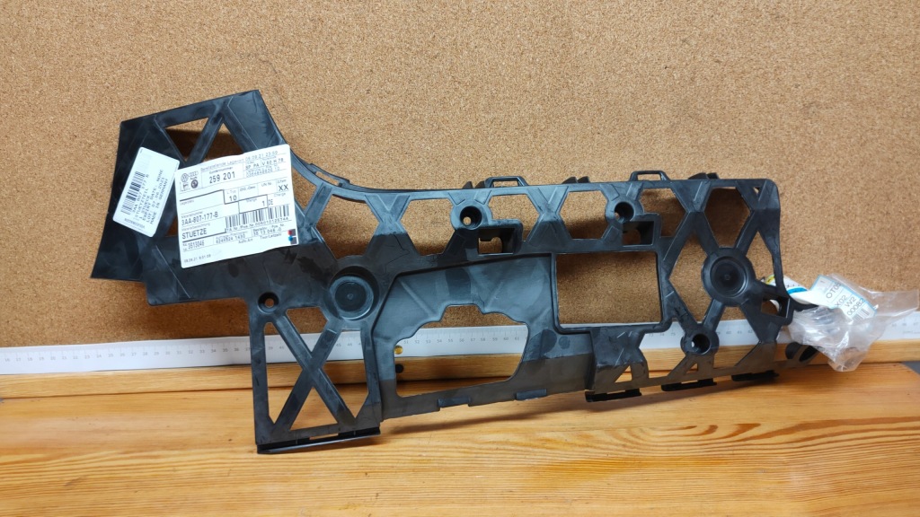 фото №1, Напрямна бампера лівий перед vw passat b7 r-line 3aa807177b