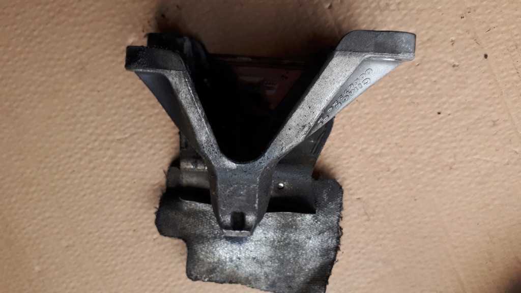 фото №5, S4 b8 кронштейн опора двигателя 3.0 tfsi s5 8k0199307as