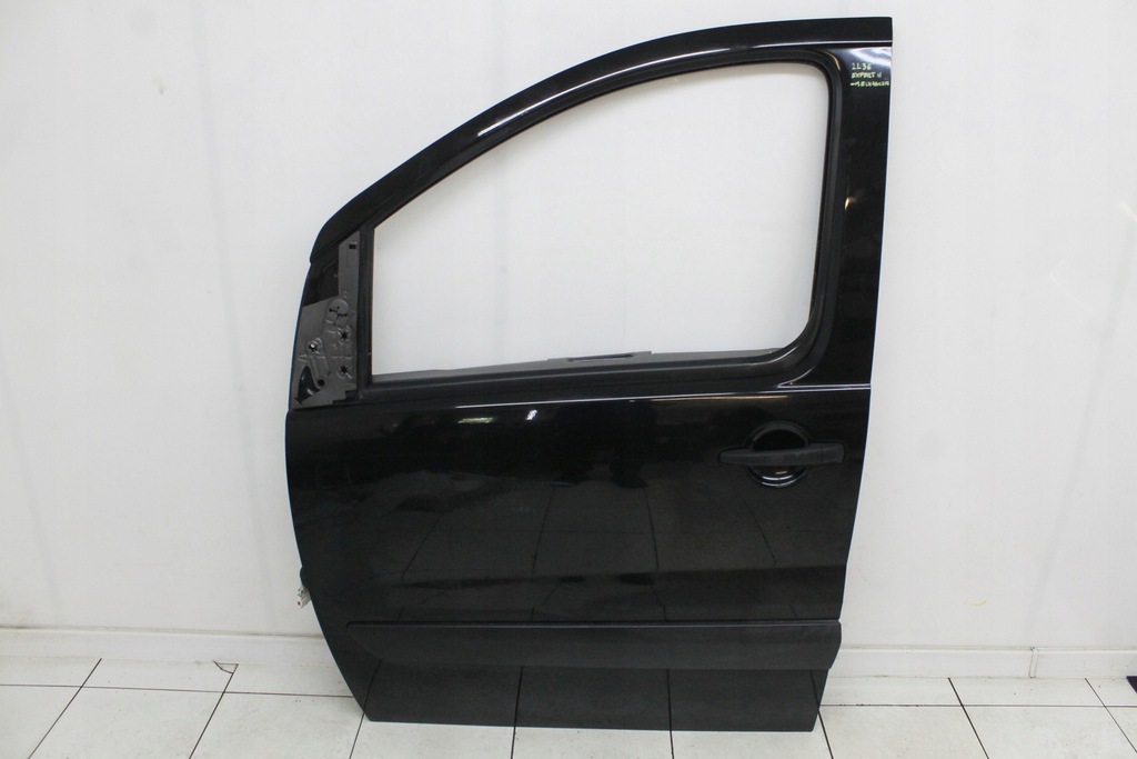 фото №1, Дверь левая левый перед передние peugeot expert ii 2006r- exy - код лакокрасочного покрытия