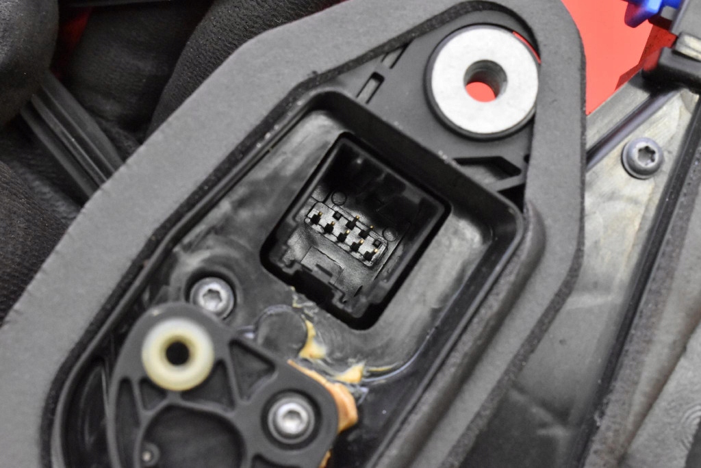 фото №11, Замок двері лівий перед передній eu 13528307 opel ampera-e bolt ii 17-20