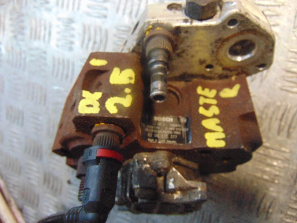 Купити Насос упорскування 8200170377 renault master