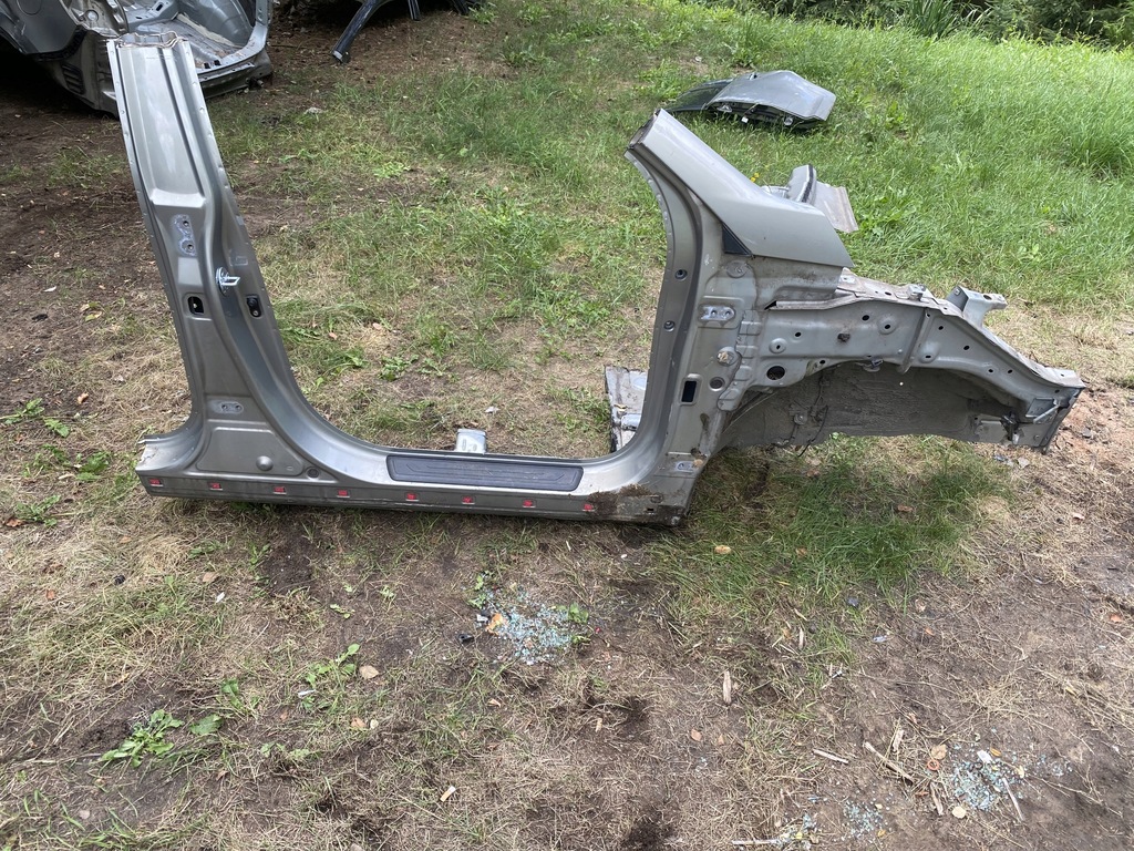 фото №1, Чверть права перед kia sportage iii 10-15r a3