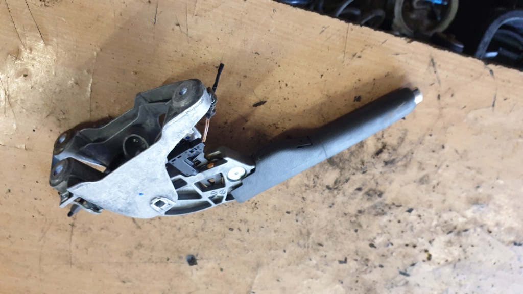 фото №1, Vw golf v рычаг тормоза ручного