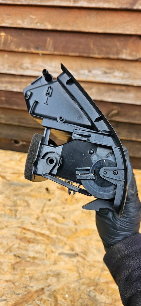 фото №13, Решітка обдув панелі приладової панелі skoda octavia mk2 1z 1z0820951a