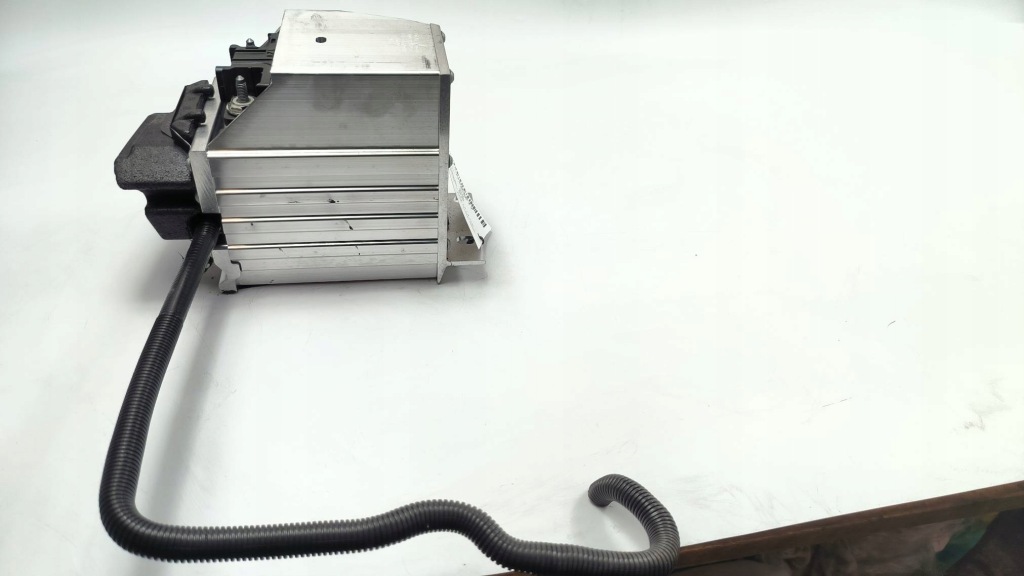 Модуль 8w0915172b акумулятор audi a4 b9 s-line Зі Шроту