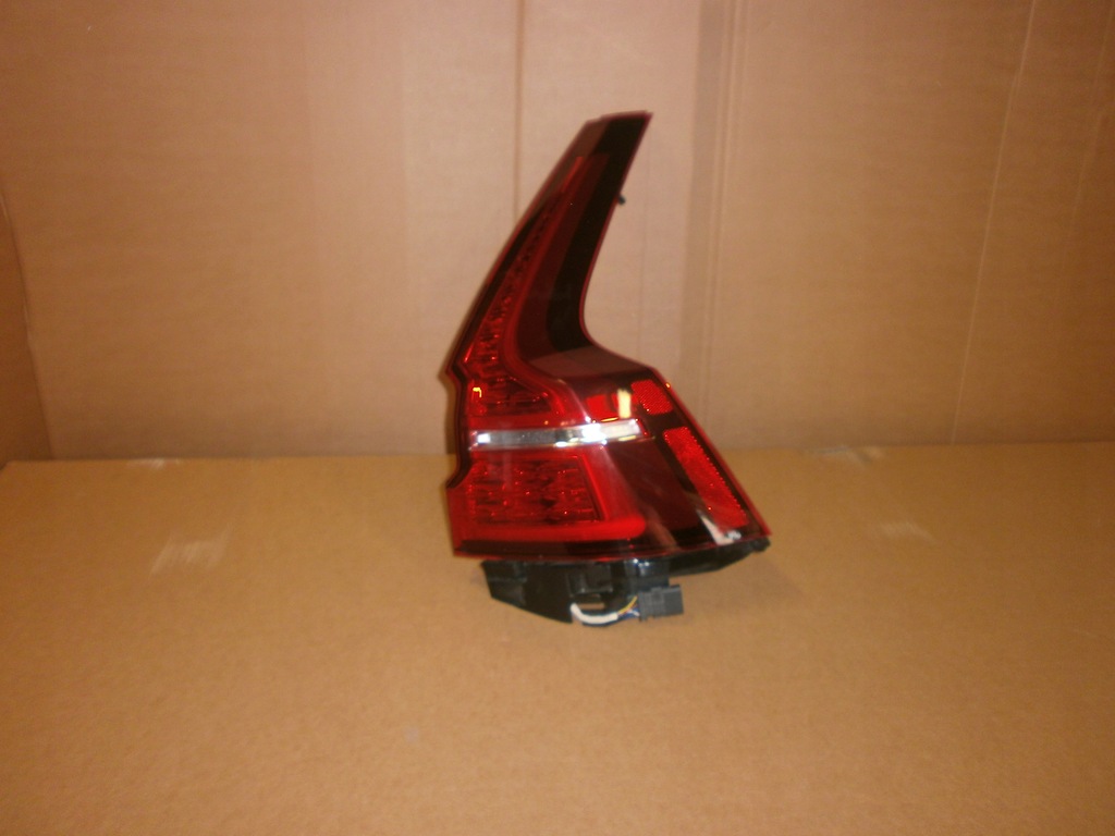 фото №1, Лампа правая задняя do volvo v60 19r!!!