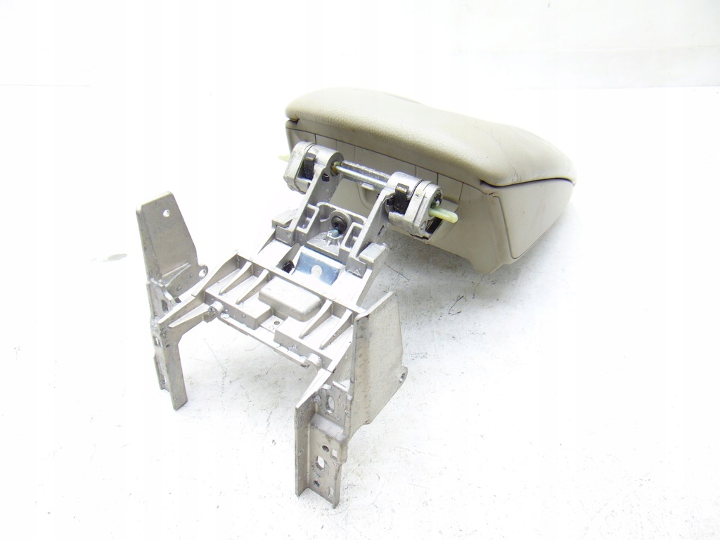 фото №8, Подлокотник подстаканник бардачок na кружки туннель audi q7 4l