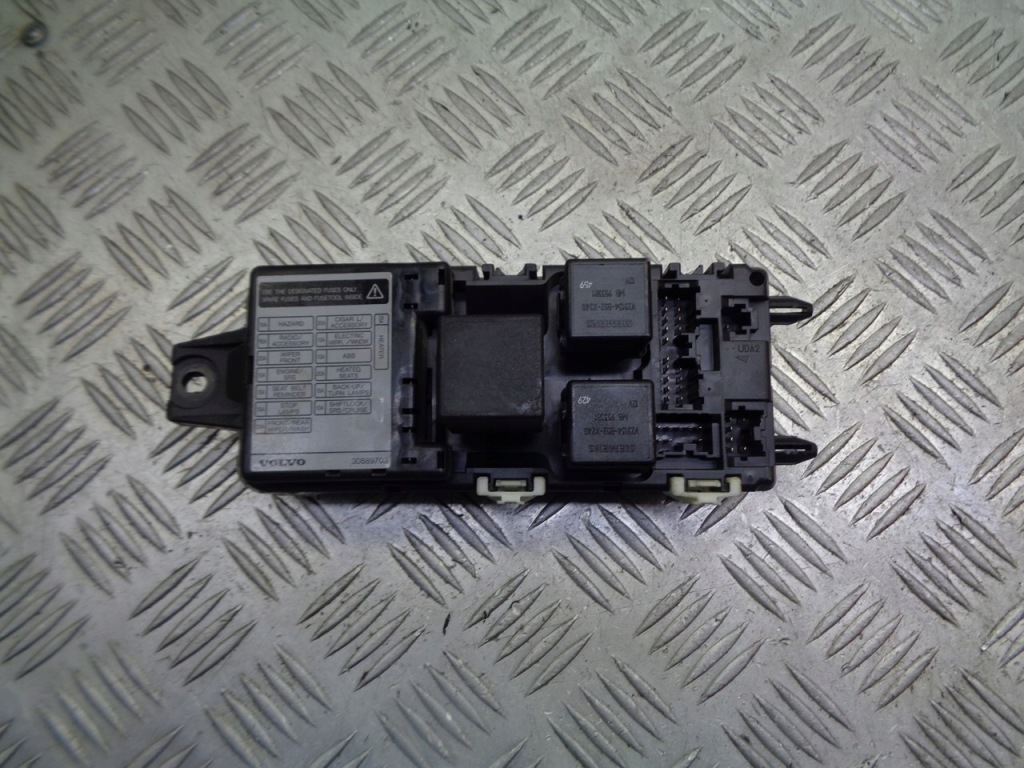 фото №1, Коробка запобіжників volvo v40 1.8 gdi 30889703
