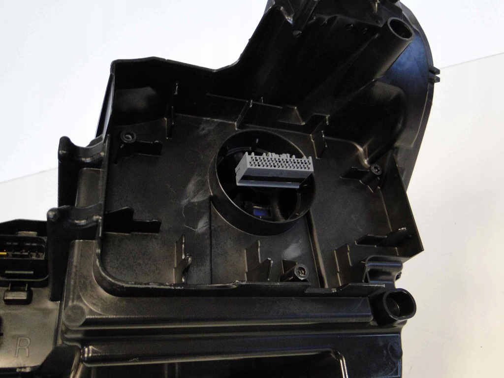 фото №13, Peugeot 3008 лампа права led технологія lift