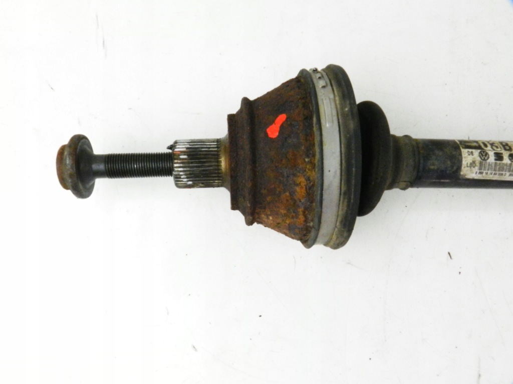 Привідний вал правий задній a8d3 Доставка
