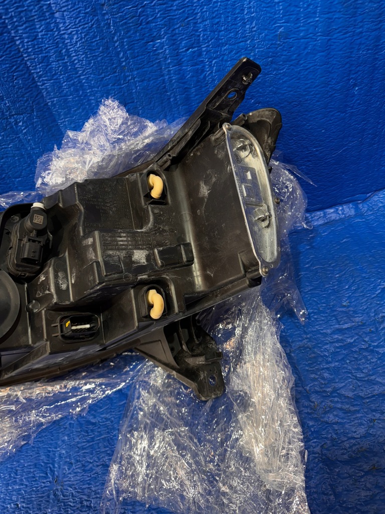 фото №13, Лампа перед права dacia sandero iii 3 led 20- 260107978r