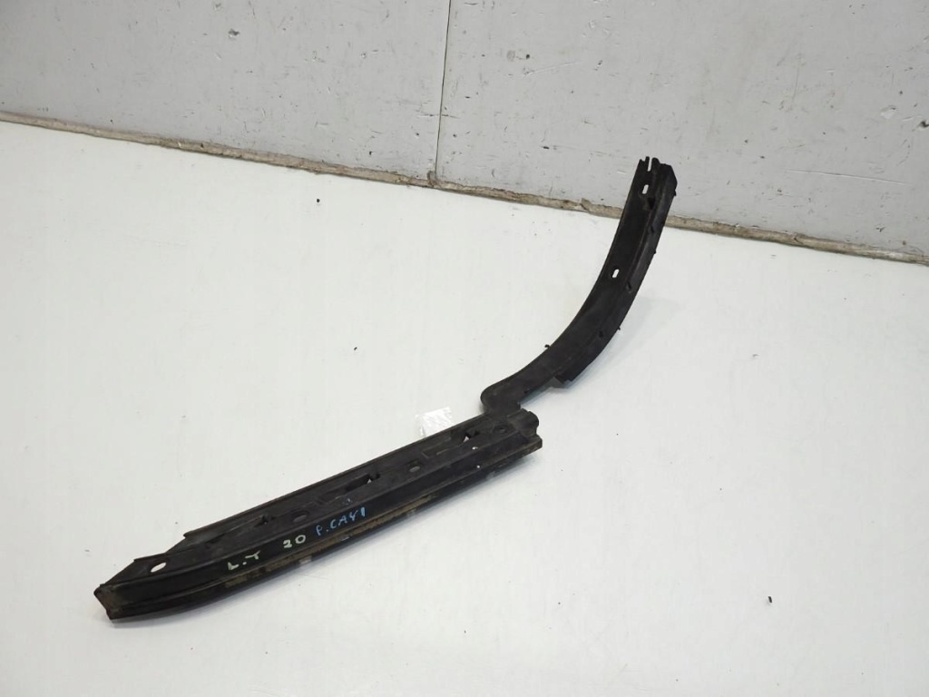 Напрямна бампера лівий задня porsche cayenne i 7l5807393 Зі Шроту