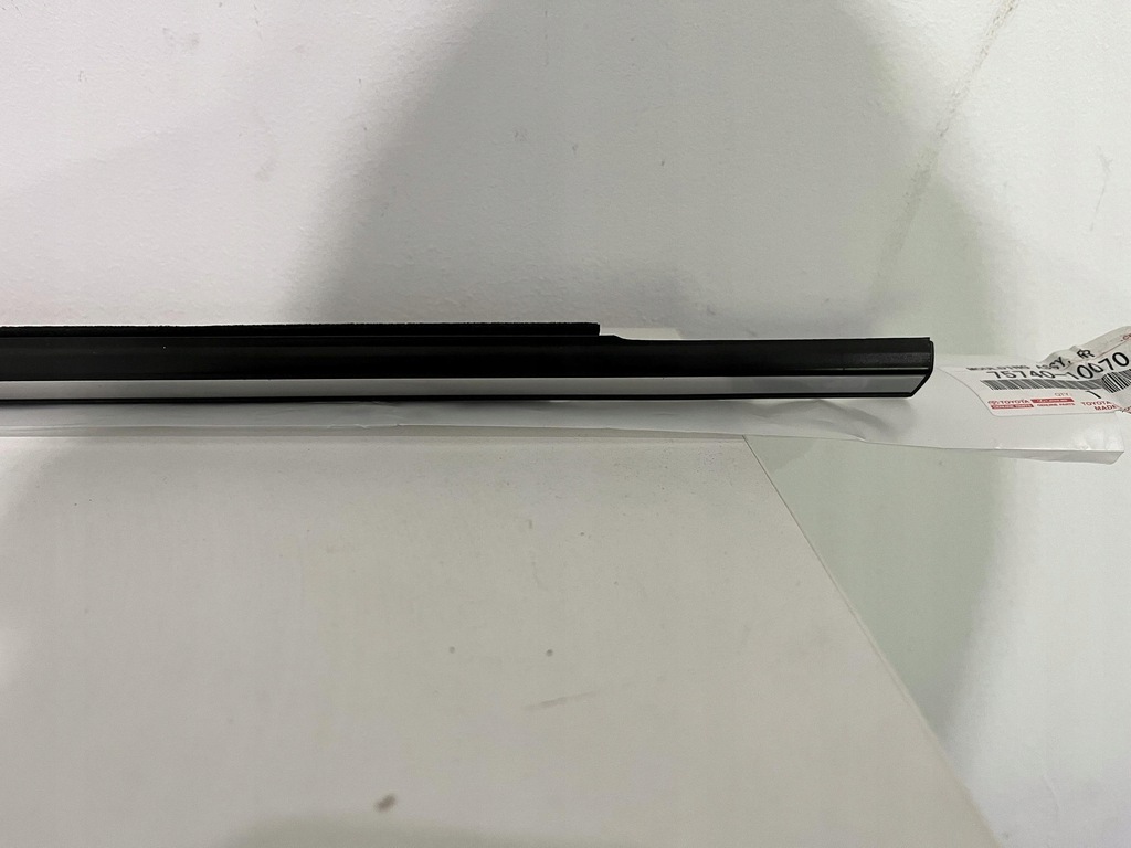 фото №2, Toyota ch-r молдинг ущільнювач лівий перед 75740-10070