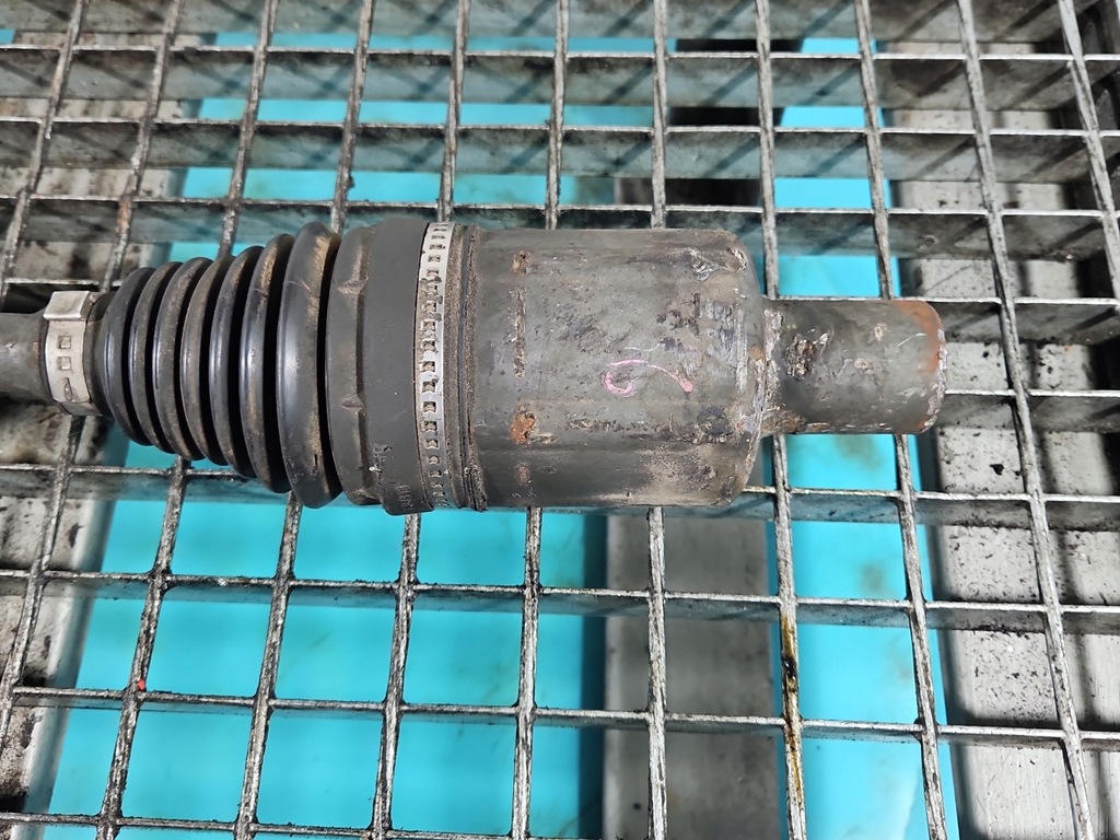 фото №2, Приводной вал перед левая mercedes cls ii c218 14-18 4.7 v8 автоматическая коробка передач