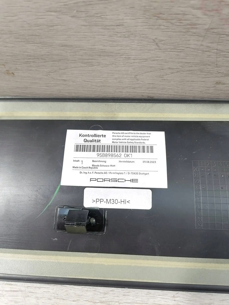 фото №6, Macan молдинг дверь правый перед 95b898562