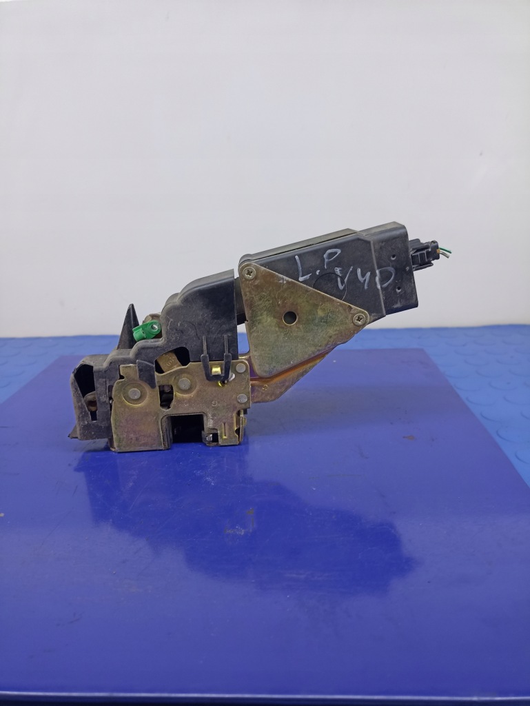 фото №1, Volvo v40 i kombi замок двері лівий передній