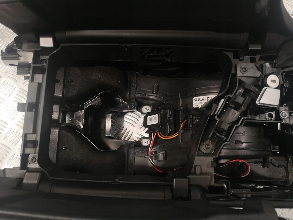 фото №6, Туннель средний подлокотник воздуходувка вентилятор bmw f10 f11 4-зона