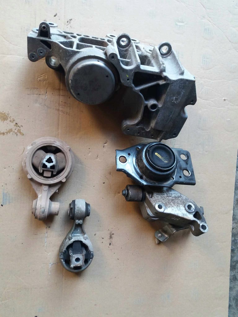 фото №1, Nissan qashqai j10 подушка кронштейн 1.6 dci