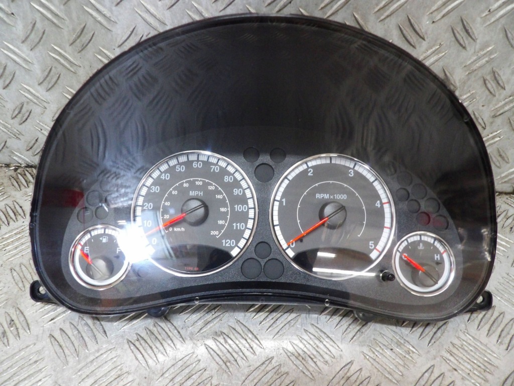 Купить Jeep cherokee liberty kj 2.8 crd панель приборы p56010539af