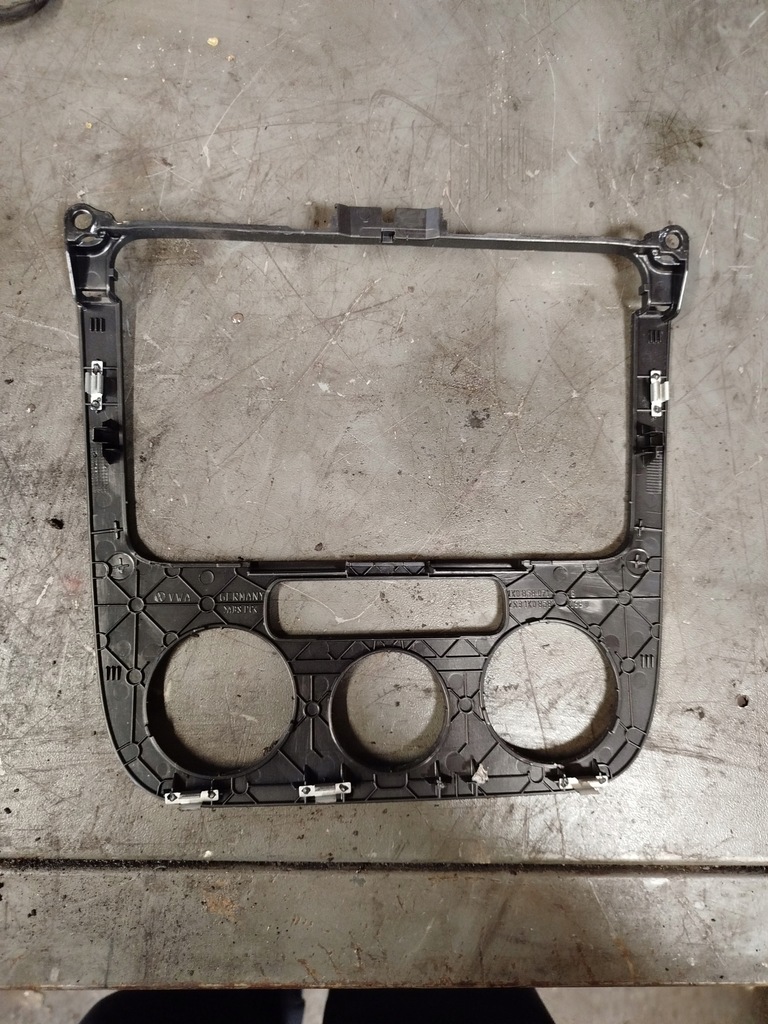 фото №2, Рамка радио vw golf 5 v 1k0858069d