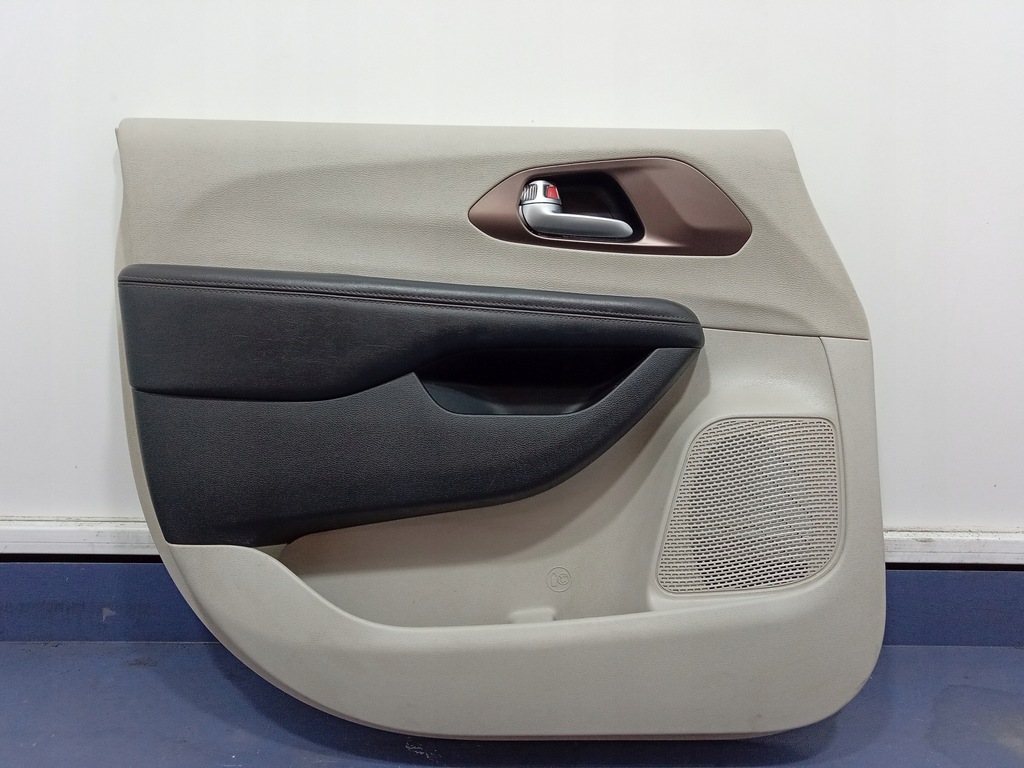 фото №1, Pacifica ii 16- обивка дверь перед левая обшивка 5rp552d2ag