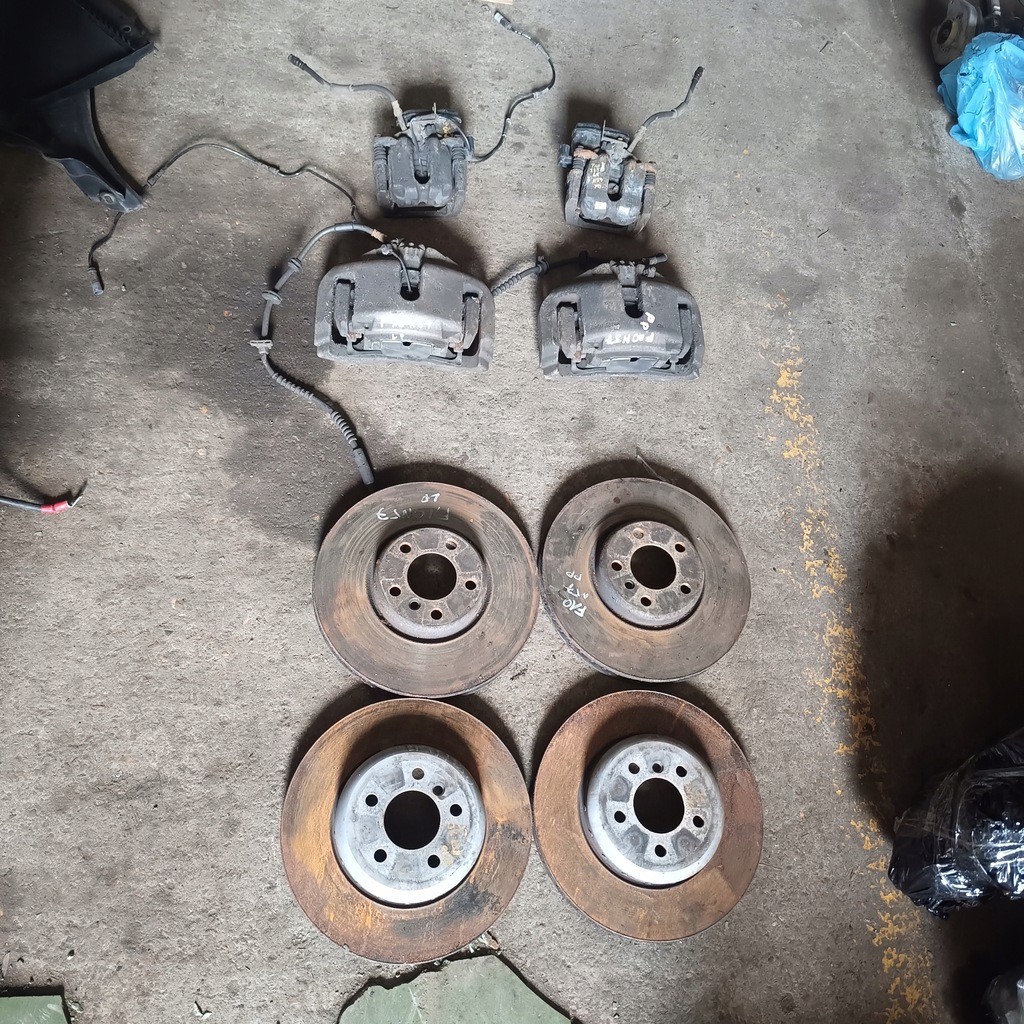 фото №9, Bmw f10 f11 535d 313km тормозные диски перед 350 тормозные диски задняя 340 суппорты 44/24 60/36