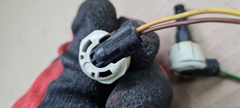 фото №8, Sq5 q5 80a штекер колодка амортизатора 4m0973702at a4 b9 s4 a5 8w