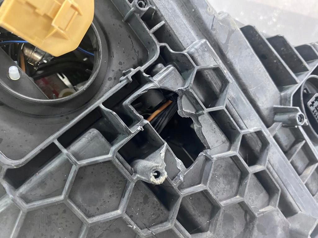 фото №14, Лампа левая левый ксенон skoda yeti lift 5l1941015c