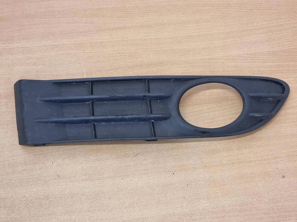 фото №1, Решётка противотуманной фары правая volvo s40 ii 07-12