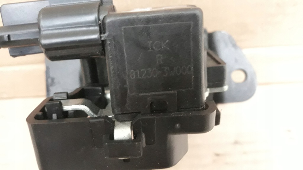 фото №5, Kia sportage iii замок кришки багажника 81230-3w000