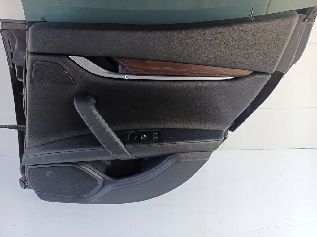 фото №1, Maserati ghibli 2013+ m157 обшивка обивка дверь правый задняя