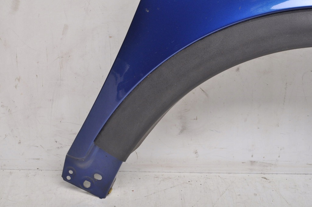 фото №8, Volvo c30 крыло правый перед передний молдинг 476-46