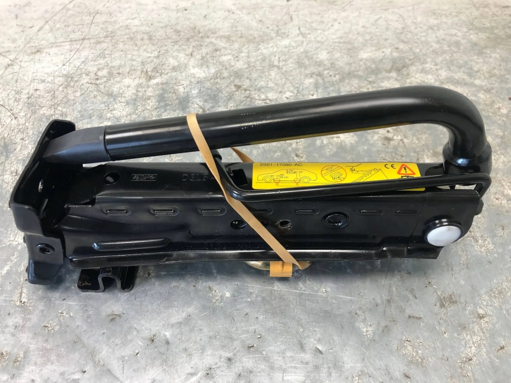 фото №1, Набор домкрат ушко ключ mazda 2 dy 2s61-17080-ac