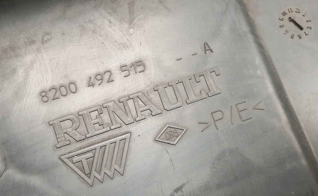 фото №3, Молдинг защита радиатора renault clio iii