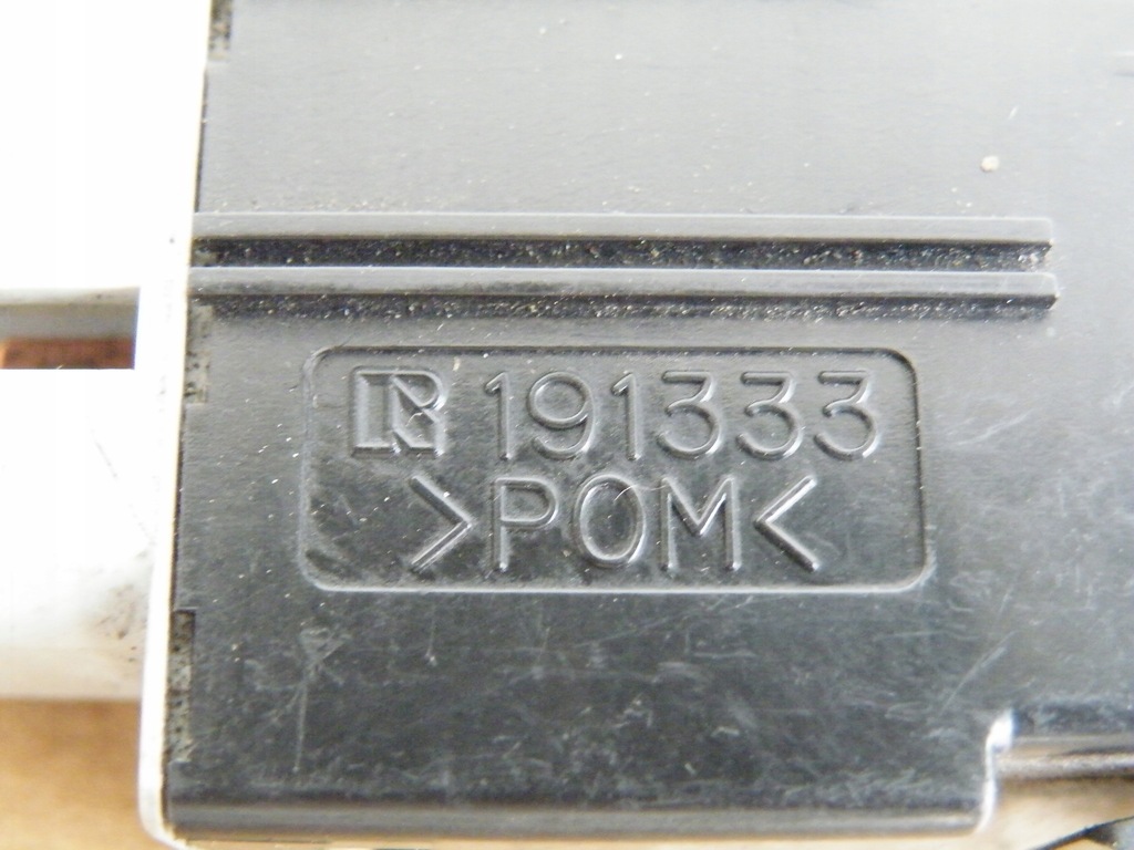 фото №7, Toyota avensis verso кнопка переключатель задний отопителя 191333