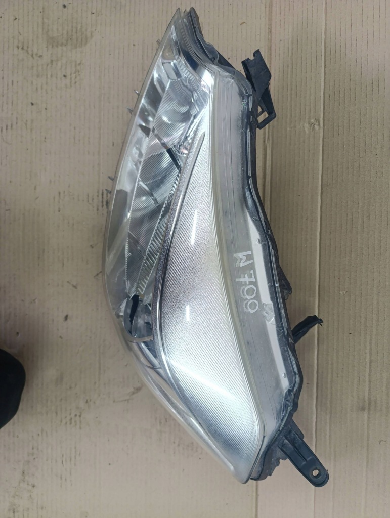 Лампа передняя левая toyota yaris iii 11-15 в Украине