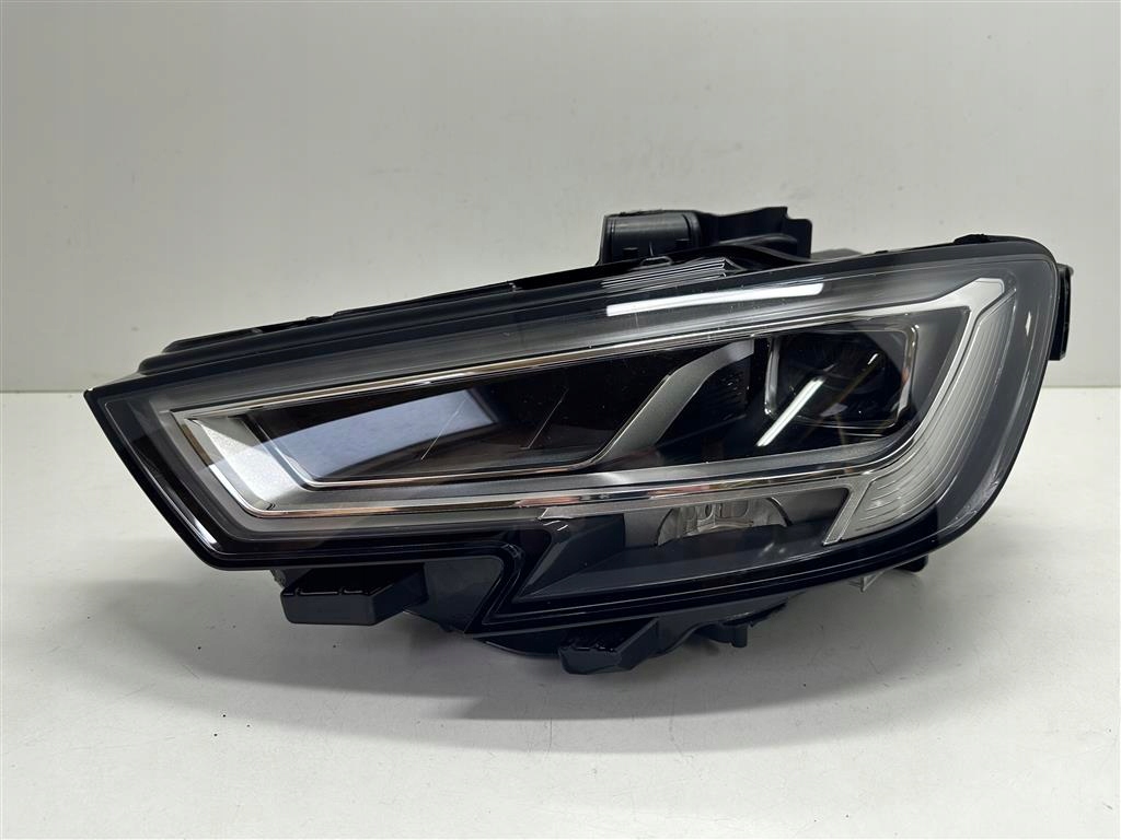 фото №1, Audi a3 s3 rs3 8v0 lift 17+ лампа перед matrix led