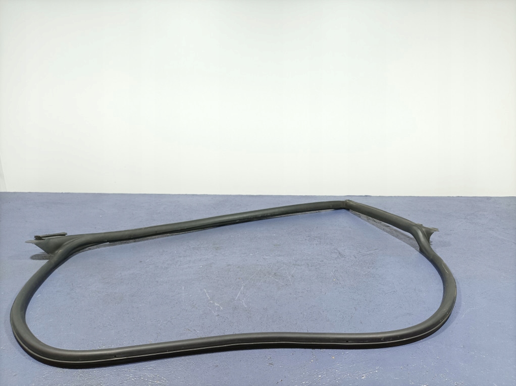 фото №1, Audi a5 f5 8w sportback прокладка дверь левый перед 8w8831707