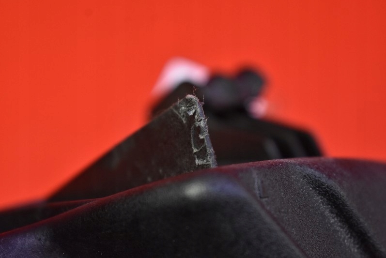 Корпус фільтра повітря toyota avensis t29 d-4d Зі Шроту