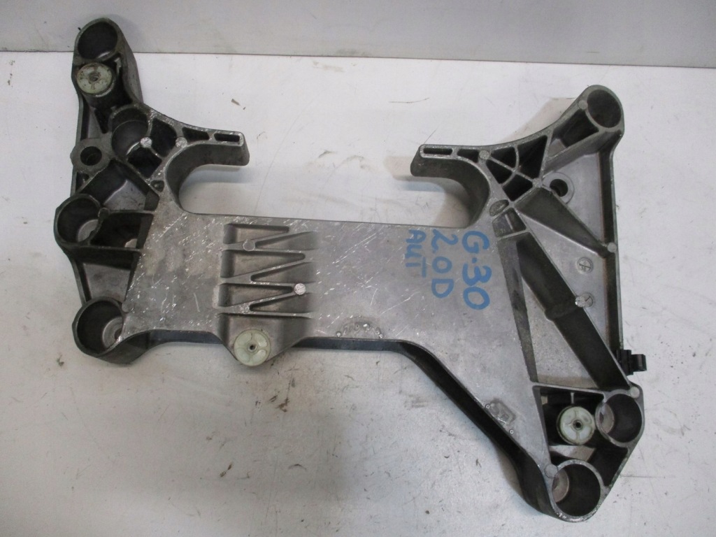 фото №1, Кронштейн подушка bmw 5 g30 2,0d 6361580