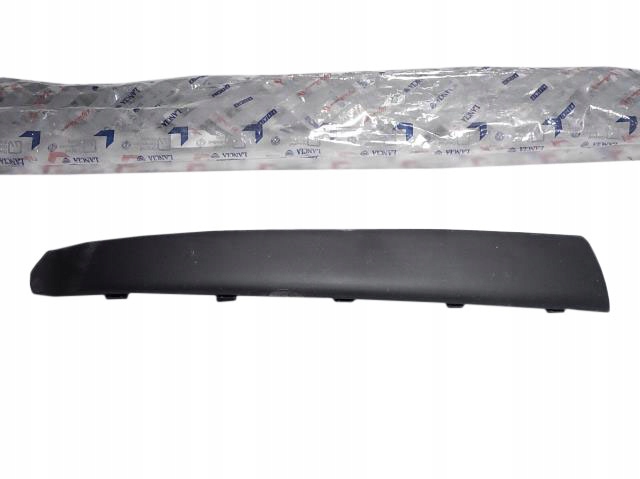 фото №1, Молдинг бампера правий перед fiat punto 735271640 !